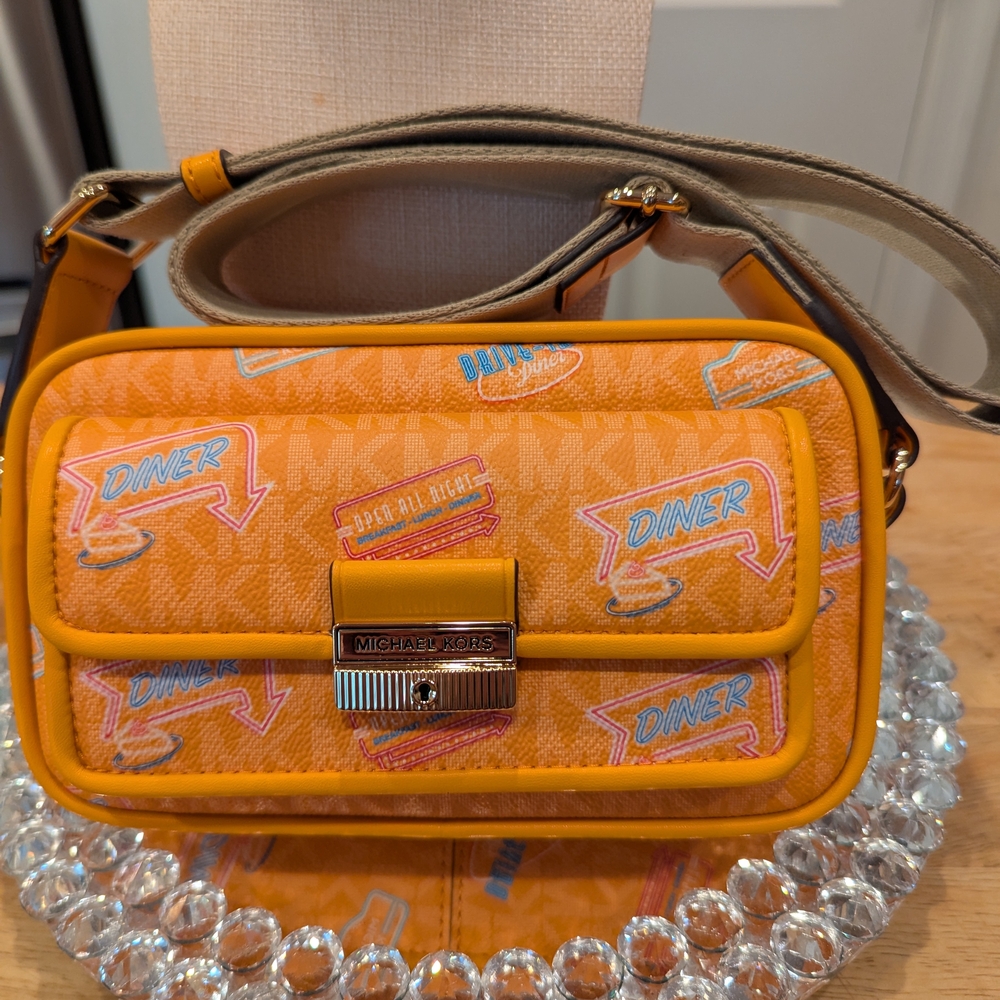 Michael Kors Bradshaw Small Embellished Signature Logo Camera Crossbody NWT - Picture 3 of 6